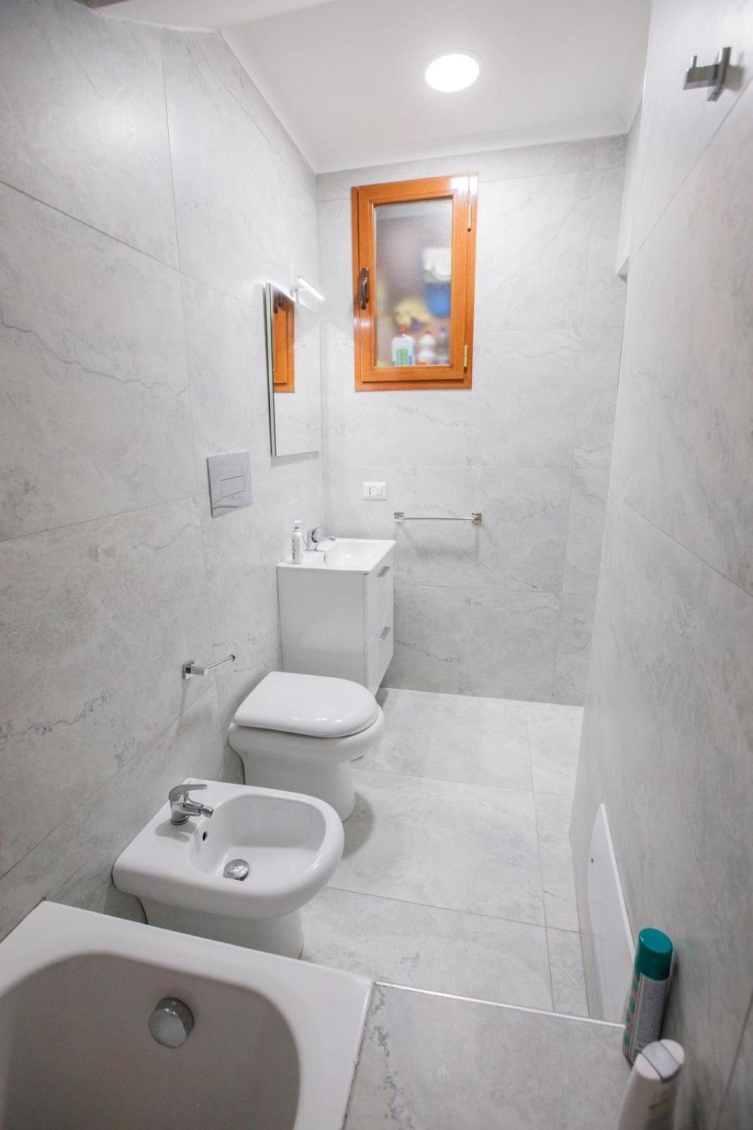 B&B Le Stanze Di Aurora Naples Exterior photo