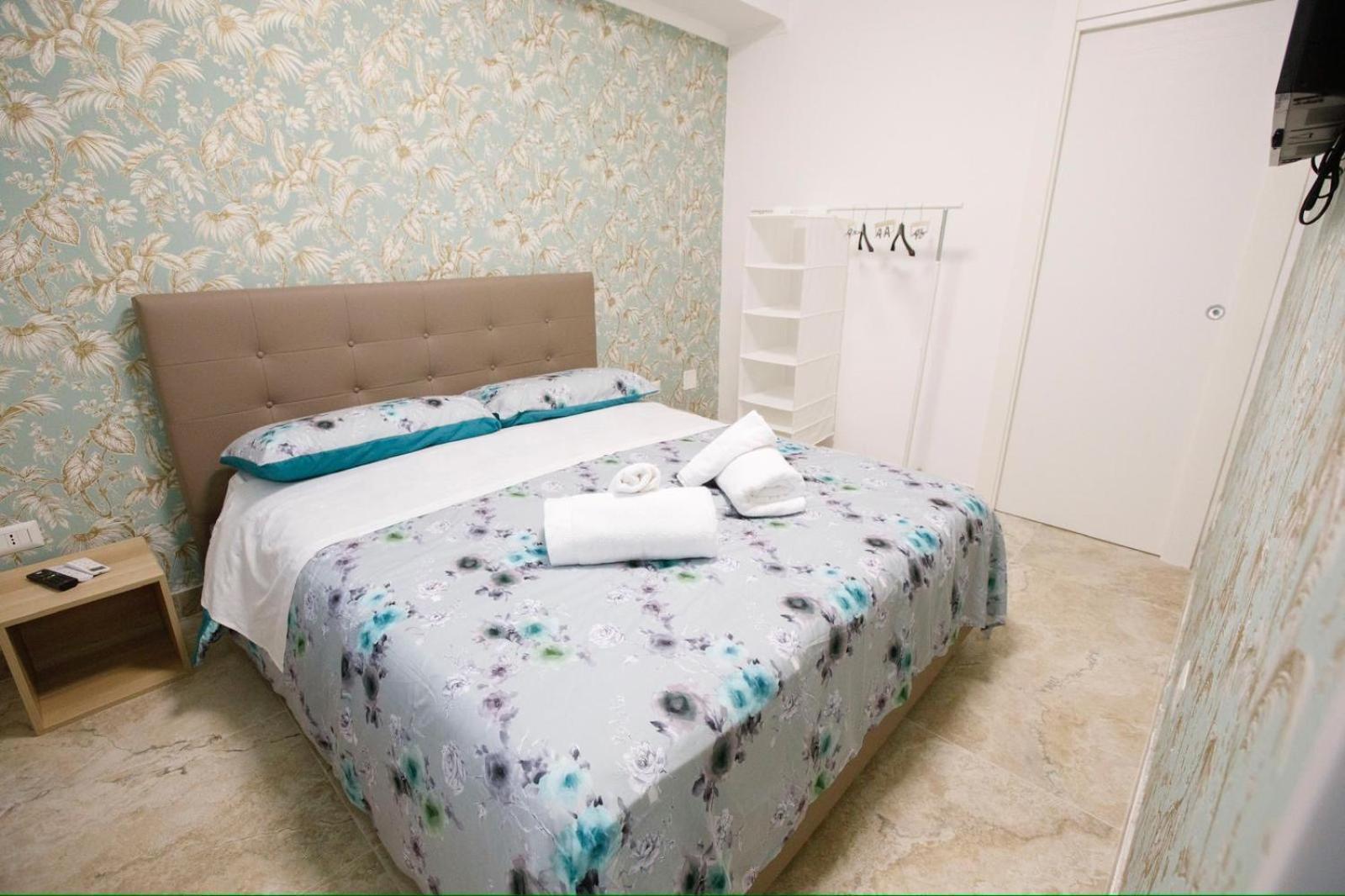B&B Le Stanze Di Aurora Naples Exterior photo