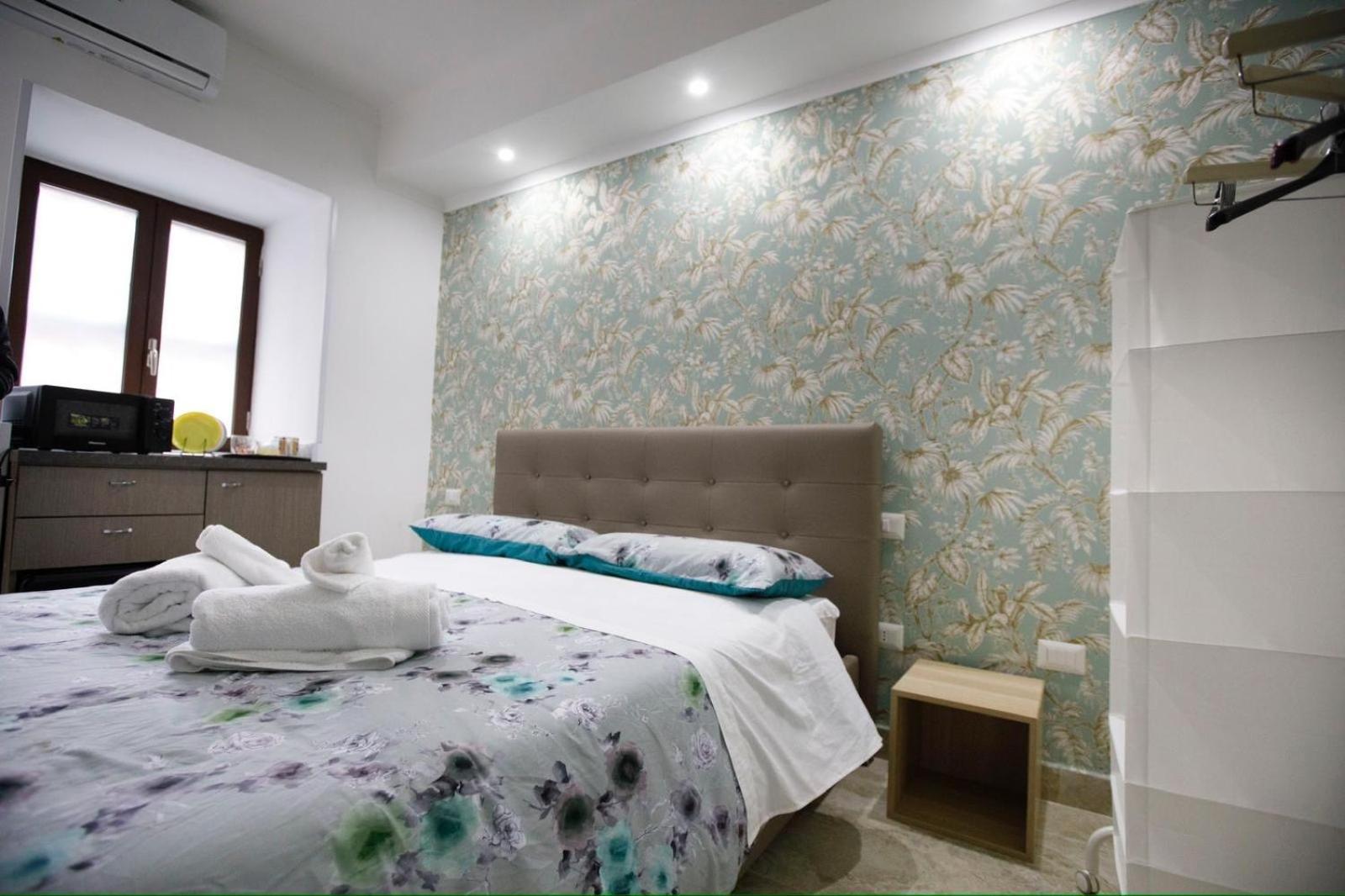 B&B Le Stanze Di Aurora Naples Exterior photo